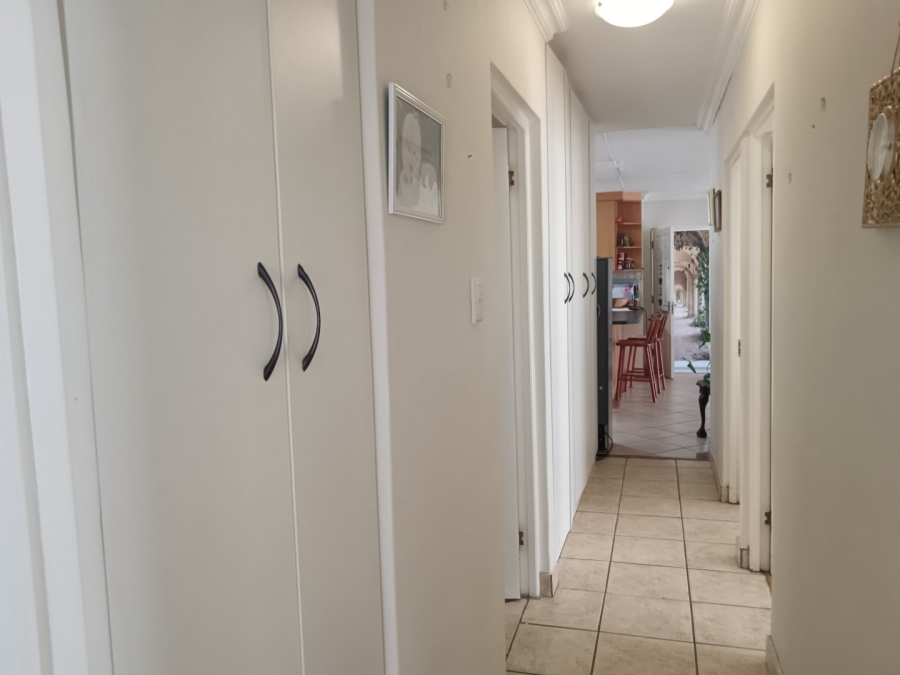 3 Bedroom Property for Sale in Fraaiuitsig Western Cape